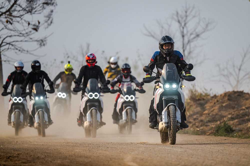 Khám phá Áo bảo hộ, áo mô tô, quần moto cho biker đi Tour, PKL ADV