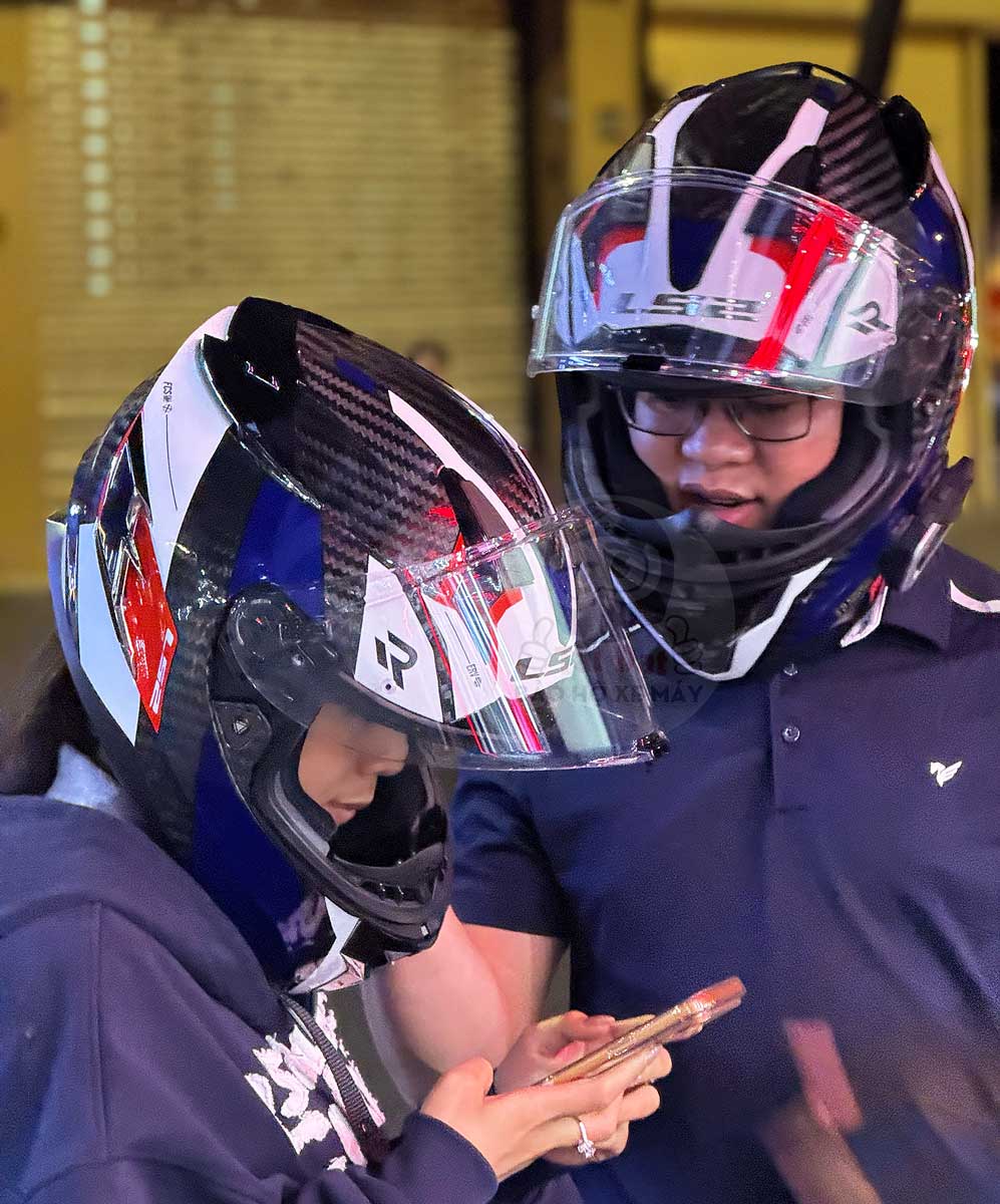 LS2 Challenger FF327 Carbon Alloy Trắng Xanh