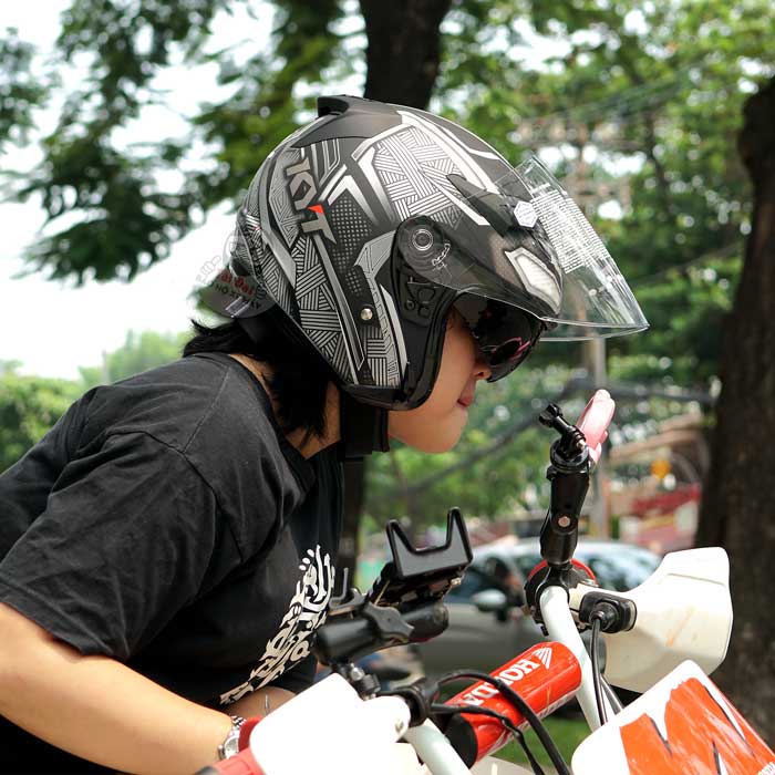 KYT Venom Black Panther