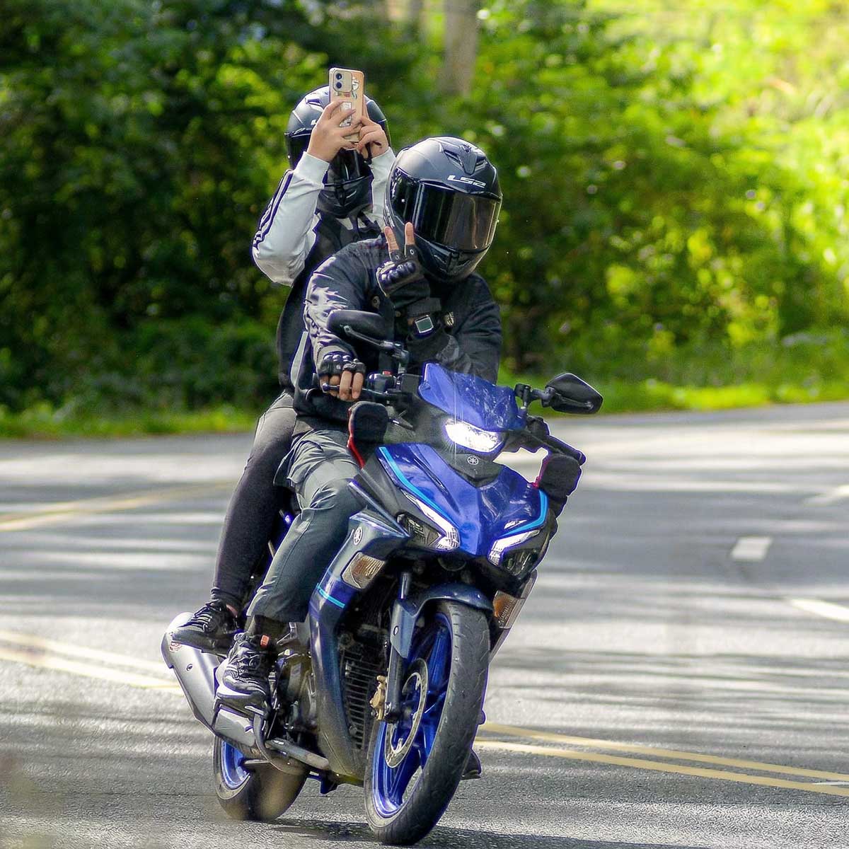 LS2 FF818 Storm III Đen Bóng