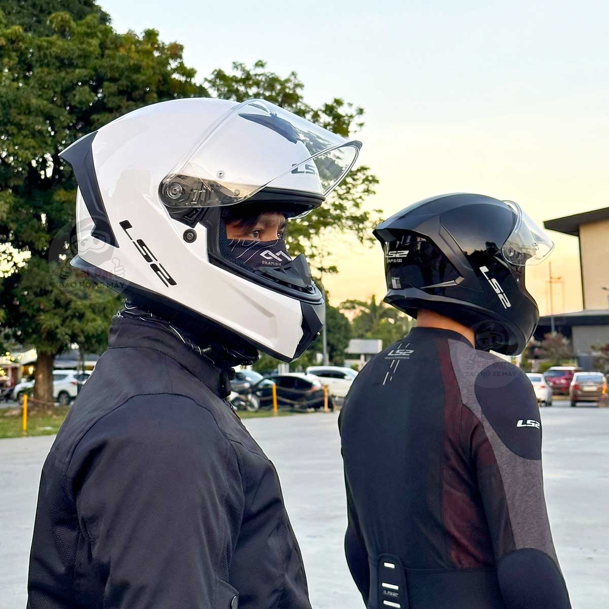 LS2 FF820 Rapid III Trắng Bóng