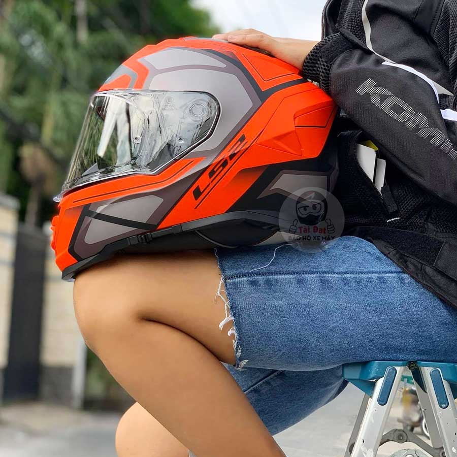 LS2 FF800 Storm Faster Titanium