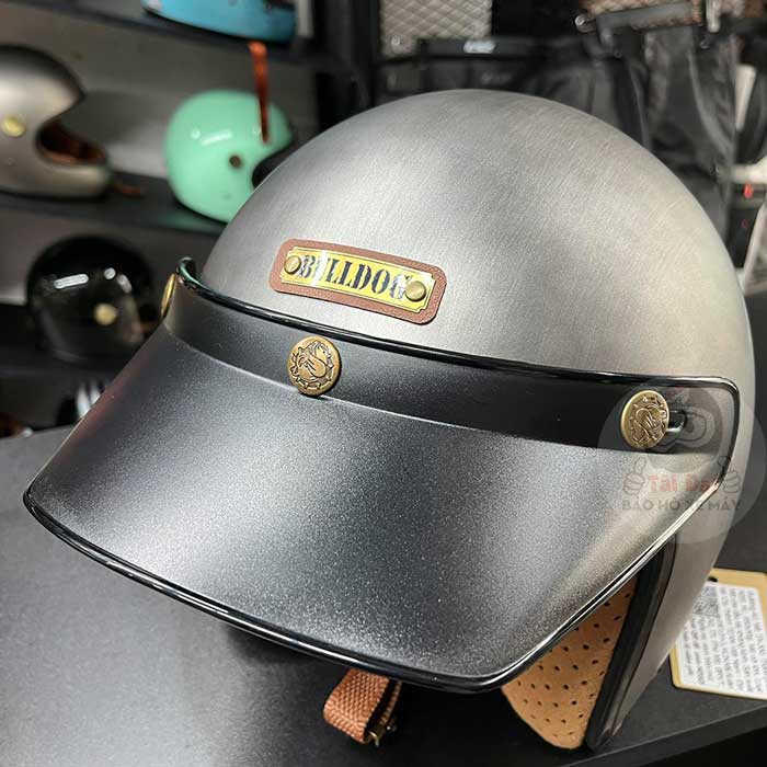 Lưỡi trai Bulldog