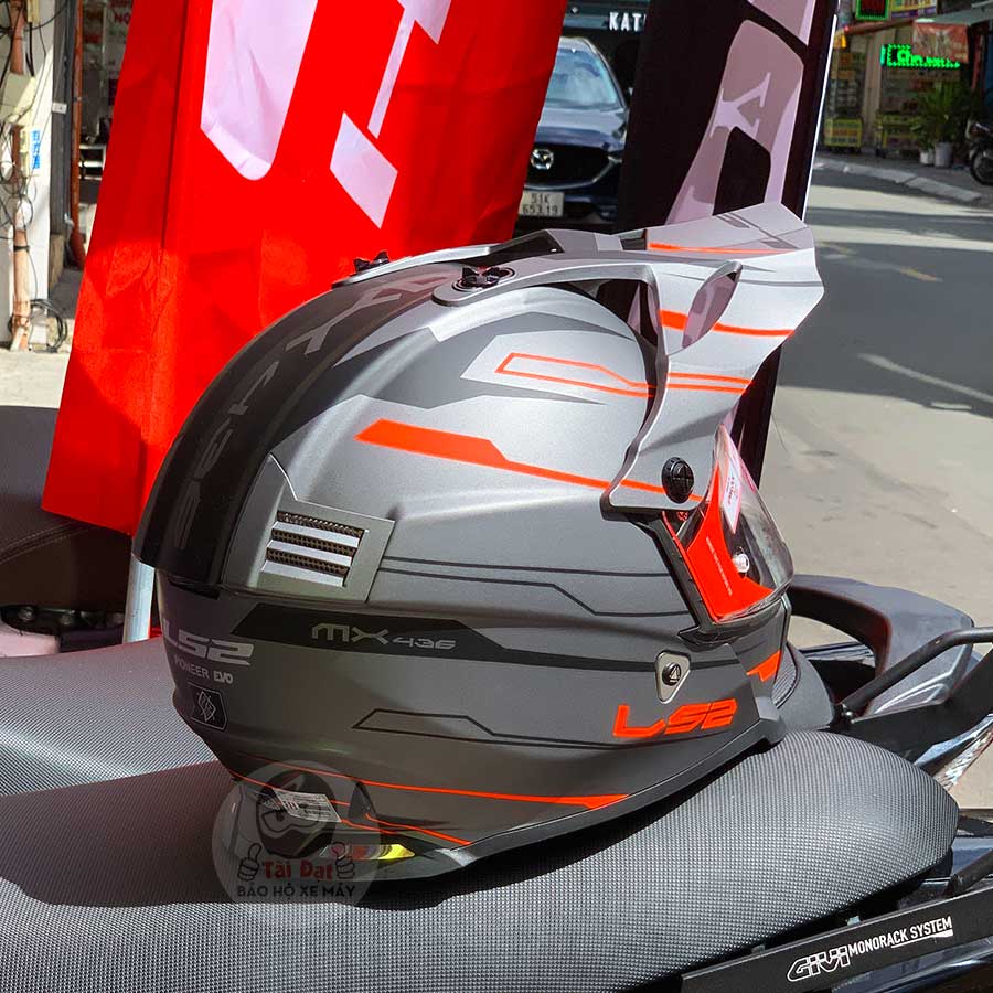 LS2 Pioneer Evo Mx436 Knight Titanium