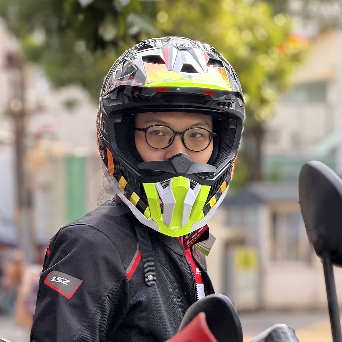 Ls2 Mx703 Carbon Barrier Yellow Red Helmet