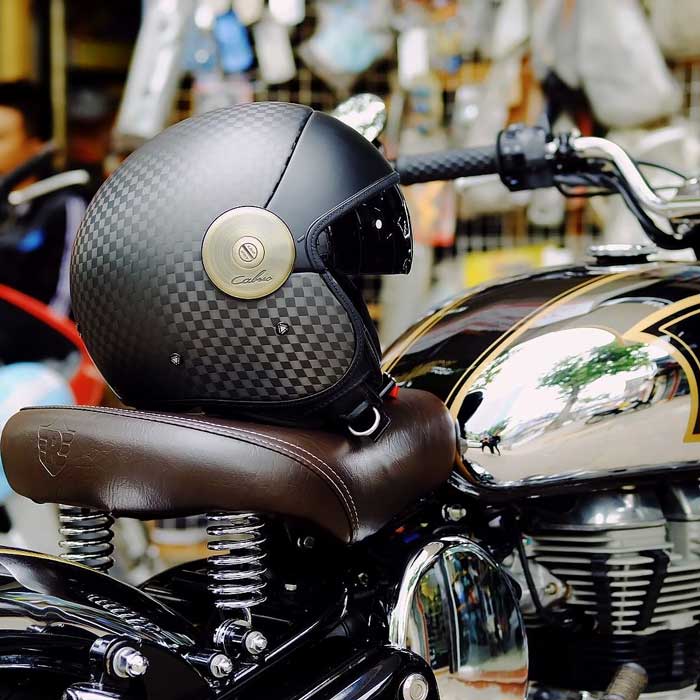 Viên ngọc cổ điển: Lịch lãm từ mũ LS2 Carbon Cabrio OF597