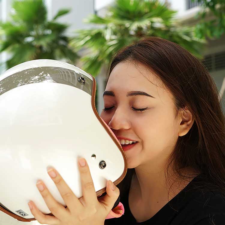 Chai xịt vệ sinh nón bảo hiểm Pro-biker