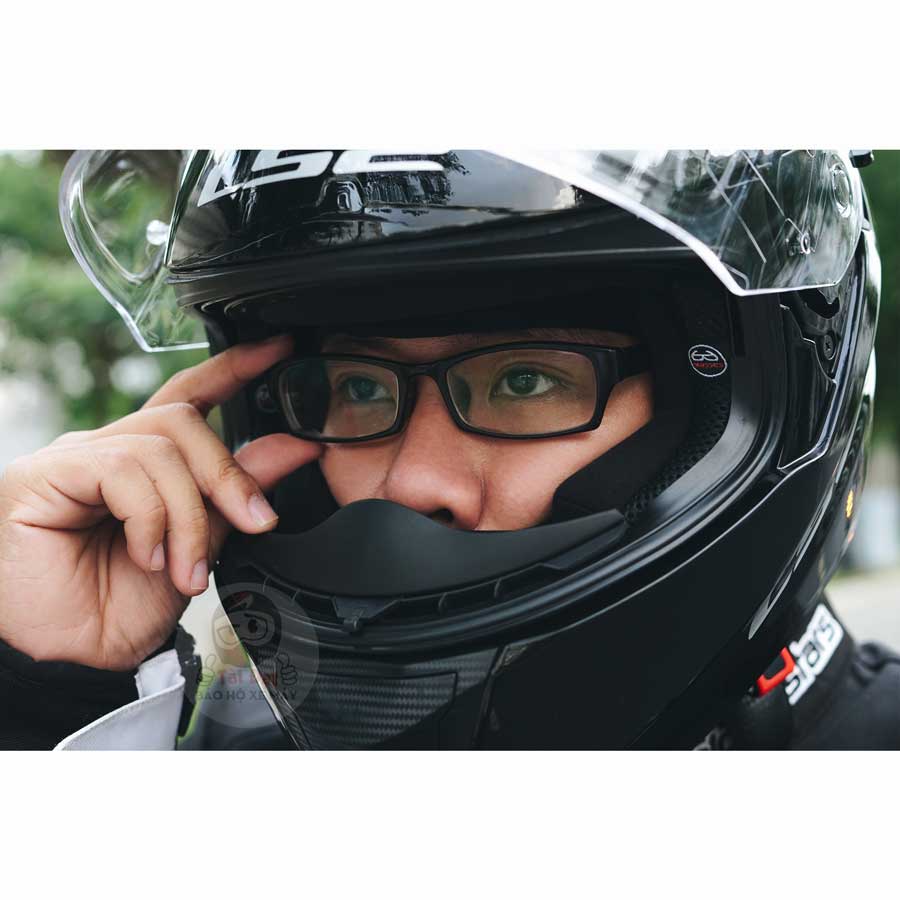 LS2 FF320 Glossy Black