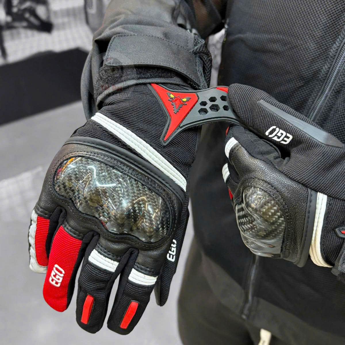 EGO EMG-5 Gloves