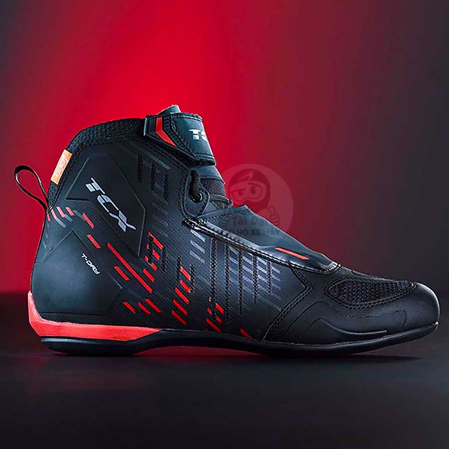 Giày TCX 9511W chống nước