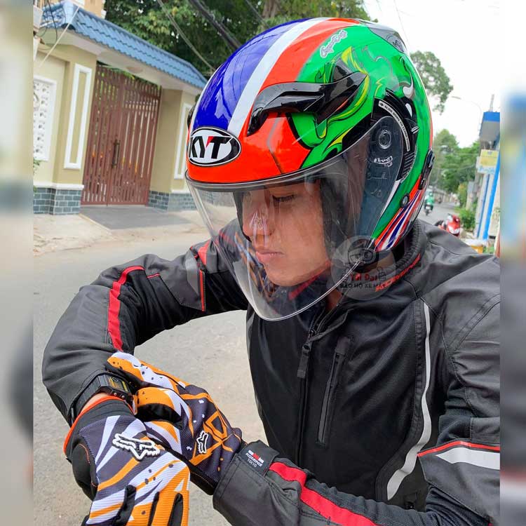 KYT Venom THITIPONG MOTO2