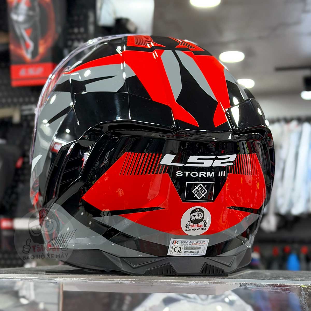 LS2 FF818 Storm III Komai Đen