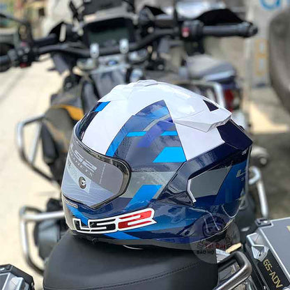 LS2 FF800 Storm McPhee