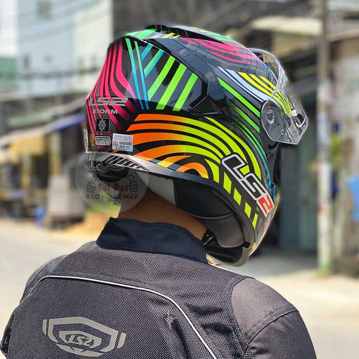 LS2 FF800 Storm Rainbow