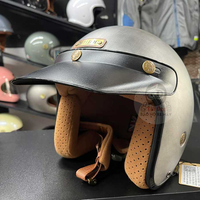 Lưỡi trai Bulldog