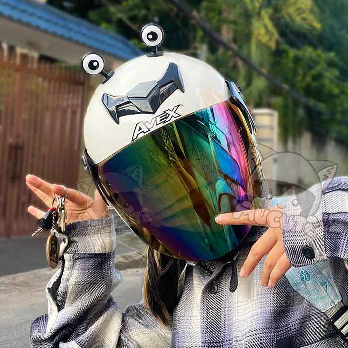 Mắt cute, Tim trang trí mũ bảo hiểm