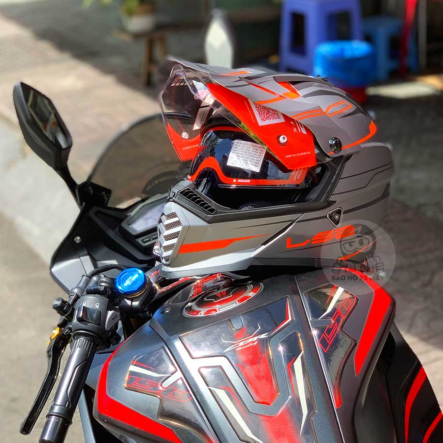 LS2 Pioneer Evo Mx436 Knight Titanium