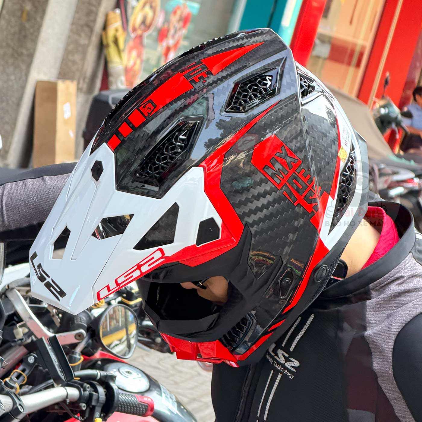 LS2 Mx703 Carbon Victory Trắng Đỏ