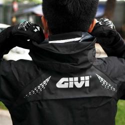 4 lý do bạn nên dùng áo mưa bộ Givi đi phượt xe máy, moto