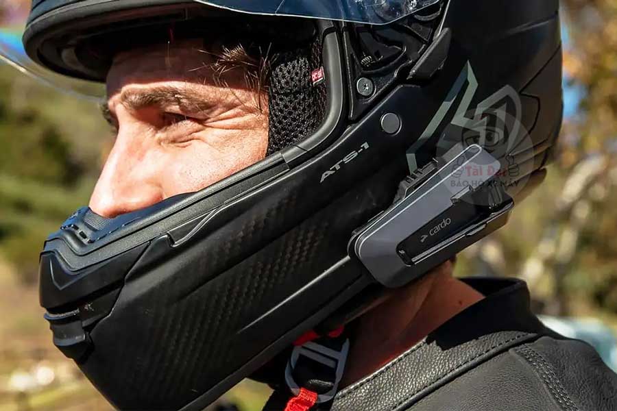 Bộ đàm tai nghe Cardo Edge gắn mũ bảo hiểm đi moto, xe máy phượt