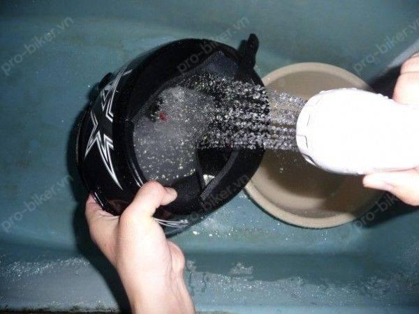 Hướng dẫn cách vệ sinh giặt nón bảo hiểm đúng cách
